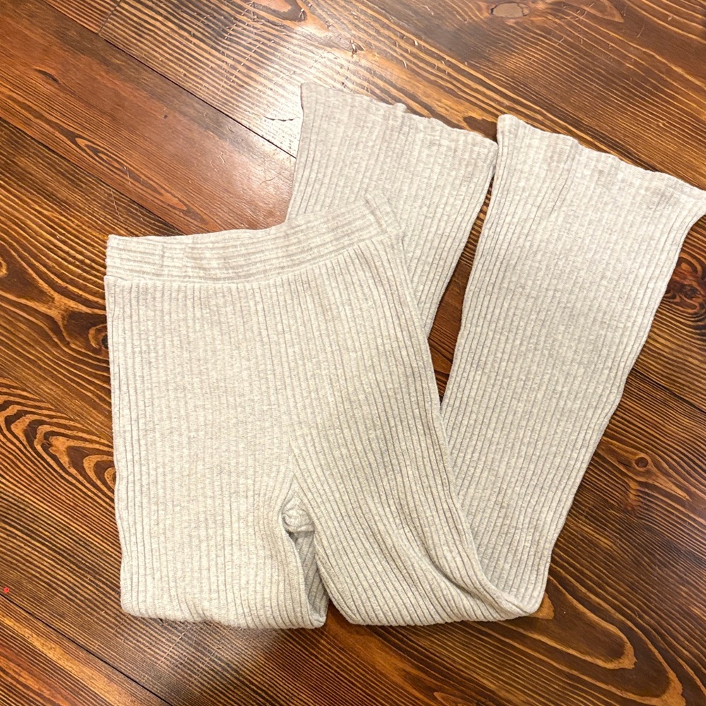 Altard State Women’s High Waisted Ribbed Knit Mini-flared Light Gray Pants